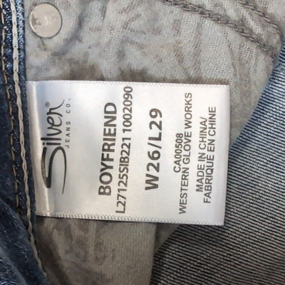 Silver Jeans Boyfriend Super Stretch  Size 26x29 Distressed - Picture 4 of 11